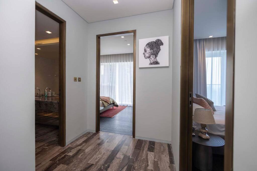 Ultra-luxury 3br Opulent Furnishing Damac Heights 5206 * Dubai