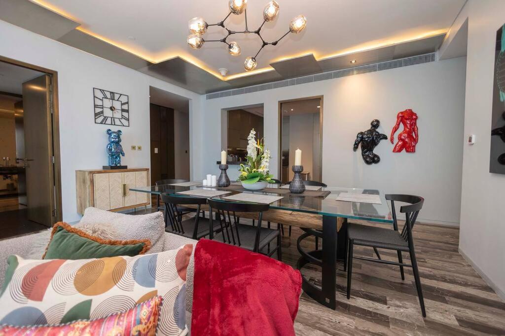 Ultra-luxury 3br Opulent Furnishing Damac Heights 5206 Apartment *